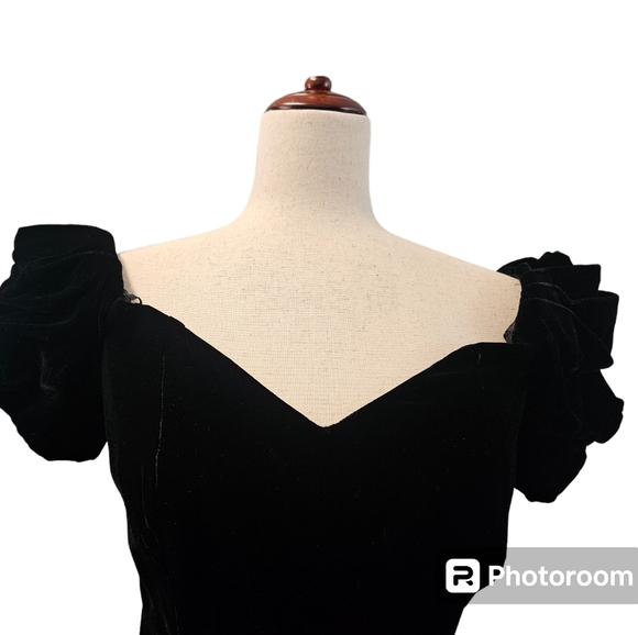 Vintage En Francais by Huey Waltzer Black Velvet Dress - Picture 4 of 7
